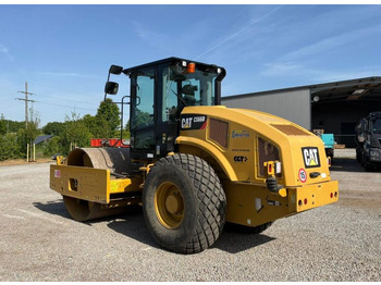 Компактор CATERPILLAR CS66B