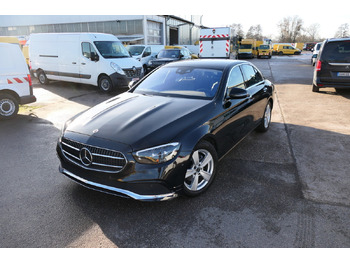 Седан MERCEDES-BENZ