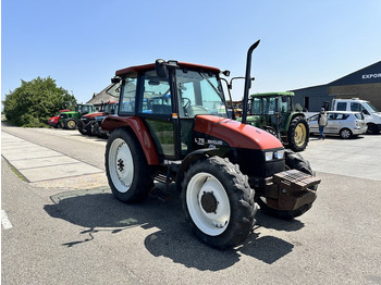 Трактор New Holland L 75: фото 5