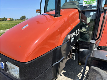 Трактор New Holland L 75: фото 2