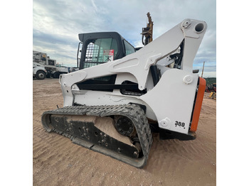 Мини-погрузчик с бортовым поворотом Bobcat T870: фото 4