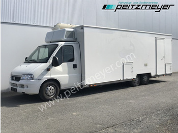 Торговый грузовик IVECO