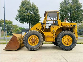 Колёсный погрузчик CATERPILLAR