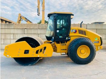 Компактор CATERPILLAR
