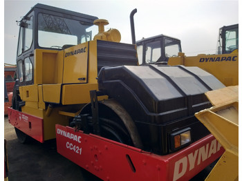 Каток DYNAPAC CC421: фото 1