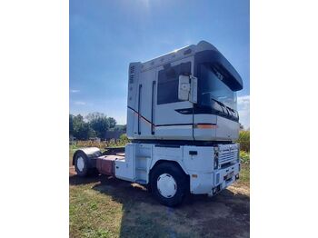 Тягач RENAULT Magnum 390