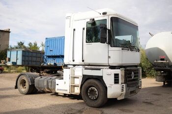 Тягач RENAULT Magnum 440