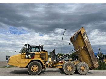 Сочленённый самосвал CATERPILLAR 730C