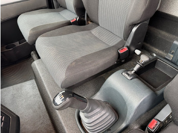 Грузовик с закрытым кузовом MAN TGL 8.150 4x2 BL TGL 8.150 4x2 BL, Möbelkoffer mit Rolltor: фото 4 Грузовик с закрытым кузовом MAN TGL 8.150 4x2 BL TGL 8.150 4x2 BL, Möbelkoffer mit Rolltor: фото 4