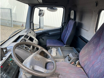 Фото интерьера 2: Грузовик бортовой/ Платформа Mercedes-Benz Atego 818 4x2 Atego 818 4x2