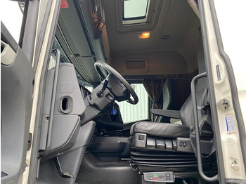 Фото интерьера 1: Грузовик с закрытым кузовом Scania R450 LB 6x2-4 R450 LB 6x2-4 Getränkekoffer, Retarder, Lift-/Lenkachse, Stapleraufnahme