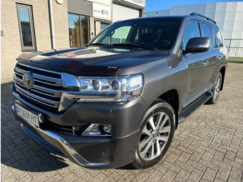 Внедорожник TOYOTA Land Cruiser