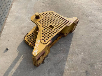 Навесное оборудование CATERPILLAR