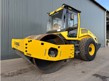 Каток BOMAG