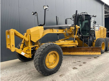 Грейдер CATERPILLAR 140M