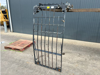 Кабина и интерьер CATERPILLAR