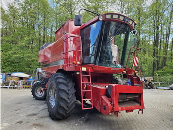 Зерноуборочный комбайн CASE IH