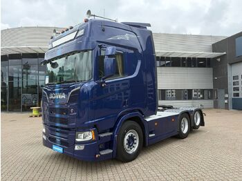Тягач SCANIA R 560
