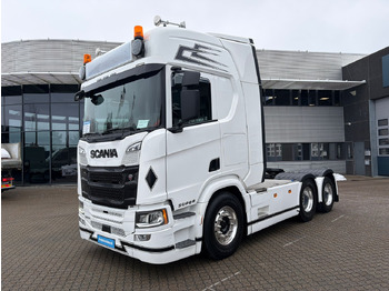 Тягач SCANIA R 560