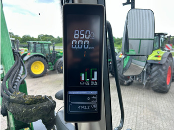 Трактор John Deere 6155M: фото 2