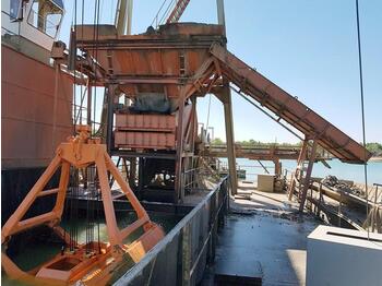 Водный экскаватор