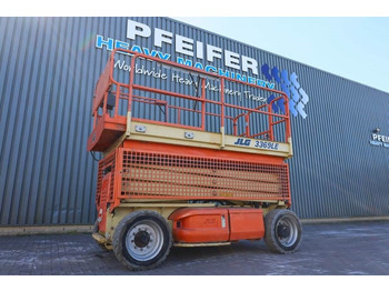 Ножничный подъемник JLG