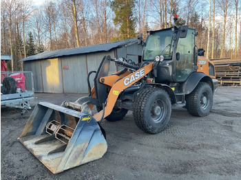 Колёсный погрузчик CASE