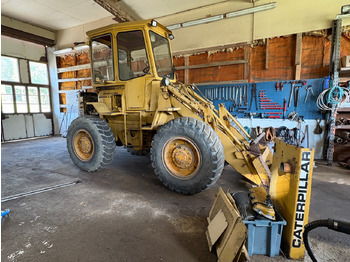 Колёсный погрузчик CATERPILLAR 910