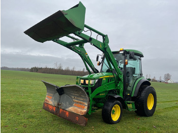 Трактор JOHN DEERE