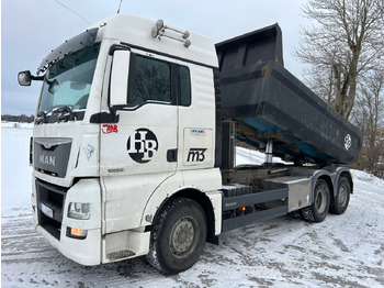 : фото в шапке страницы