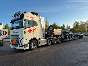Грузовик VOLVO FH16