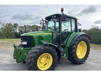 Трактор JOHN DEERE 6220