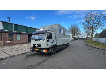 Грузовик с закрытым кузовом MAN 12.224