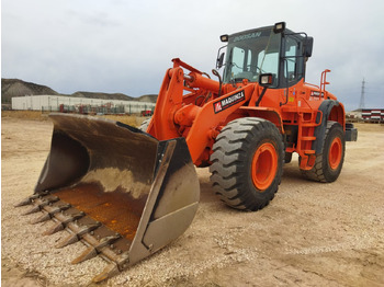 Колёсный погрузчик DOOSAN DL300