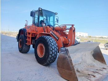 Колёсный погрузчик DOOSAN DL300