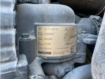 : фото в шапке страницы