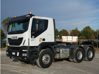 Тягач IVECO Trakker