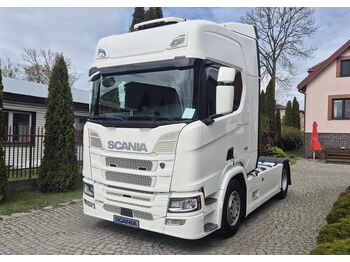Тягач SCANIA R 450