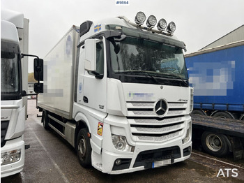 Грузовик с закрытым кузовом MERCEDES-BENZ ACTROS 963-0-A Box truck with tail lift: фото 2 Грузовик с закрытым кузовом MERCEDES-BENZ ACTROS 963-0-A Box truck with tail lift: фото 2