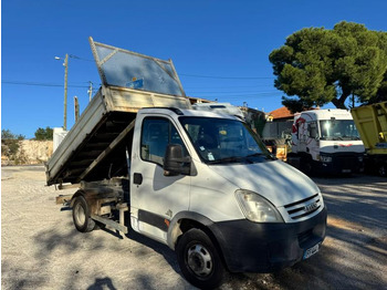Малотоннажный самосвал IVECO Daily 35C15
