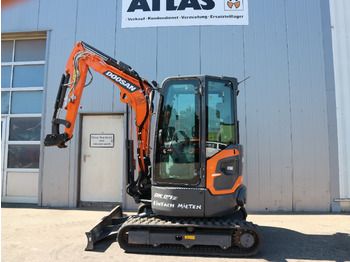 Мини-экскаватор Doosan DX27Z-7: фото 2 Мини-экскаватор Doosan DX27Z-7: фото 2