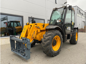Телескопический погрузчик JCB