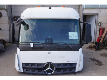 Кабина и интерьер MERCEDES-BENZ