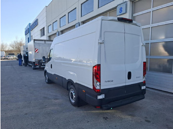 Пассажирский фургон IVECO Daily 35S14V: фото 3