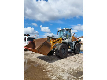 Колёсный погрузчик LIEBHERR L 538