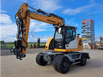 Колёсный экскаватор LIEBHERR A 916
