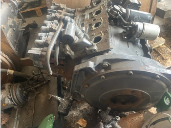Двигатель и запчасти для Сельскохозяйственной техники Deutz BF4L1011 blok wał głowica 04178912: фото 3