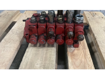 Гидравлика для Сельскохозяйственной техники Rozdzielacz Manitou 626 | 628 - Sekcja Rozdzielacza: фото 2 Гидравлика для Сельскохозяйственной техники Rozdzielacz Manitou 626 | 628 - Sekcja Rozdzielacza: фото 2