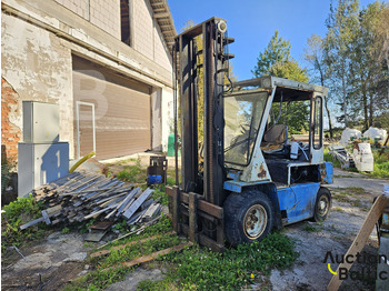 Вилочный погрузчик CATERPILLAR