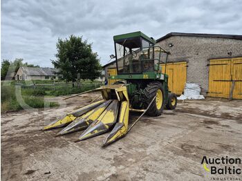 Кормоуборочный комбайн JOHN DEERE
